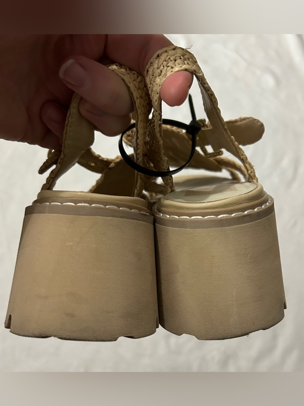 Dolce Vita women’s 7.5 Tan Latrice Strappy Chunky Sandal - Picture 6 of 9